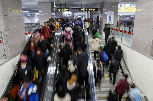 1郑州地铁安全运营2000天 累计运送乘客9.8亿人次 (1).jpg